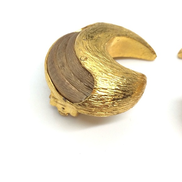 VINTAGE CELESTIAL RON RIZZO GOLD TONE CRESCENT MOON CHUNKY CLIP-ON EARRINGS - Picture 16 of 17